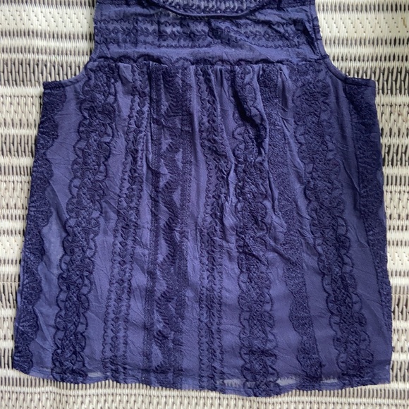 Lace overlay sleeveless - Picture 3 of 6